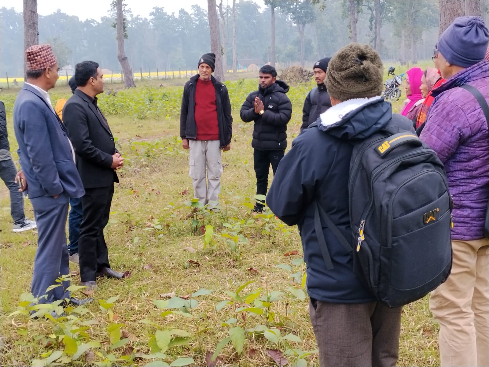 वन तथा वातावरण मन्त्रालयका सचिव श्री प्रमोद भट्टराइबाट सा.व.उ.समूहसँग वन व्यवस्थापन कार्यको अनुगमन